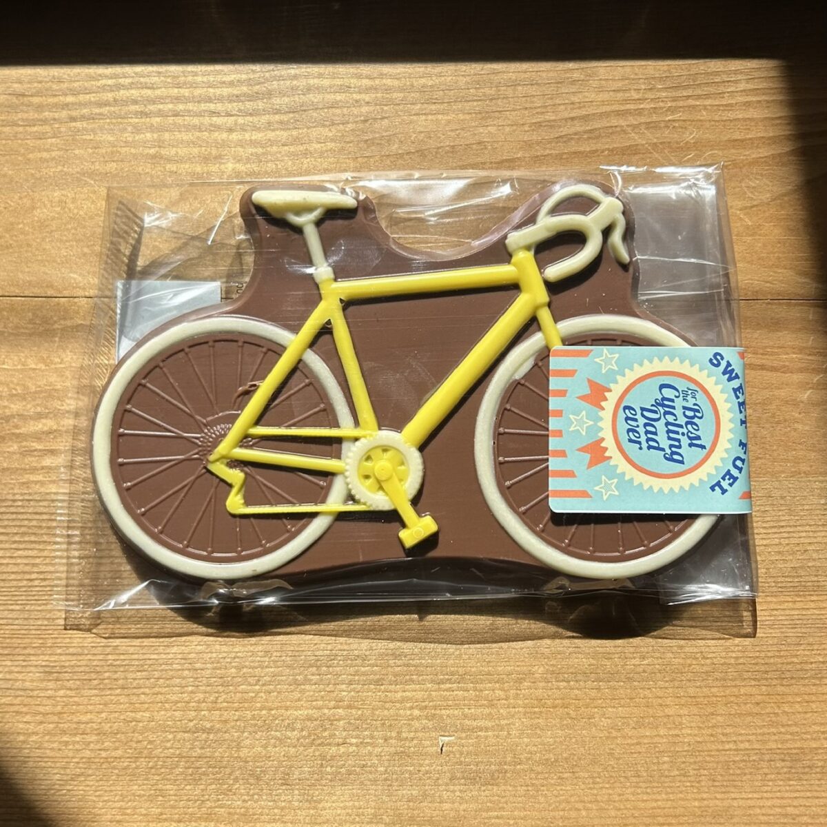 vélo en chocolat au lait sous forme de tablette
